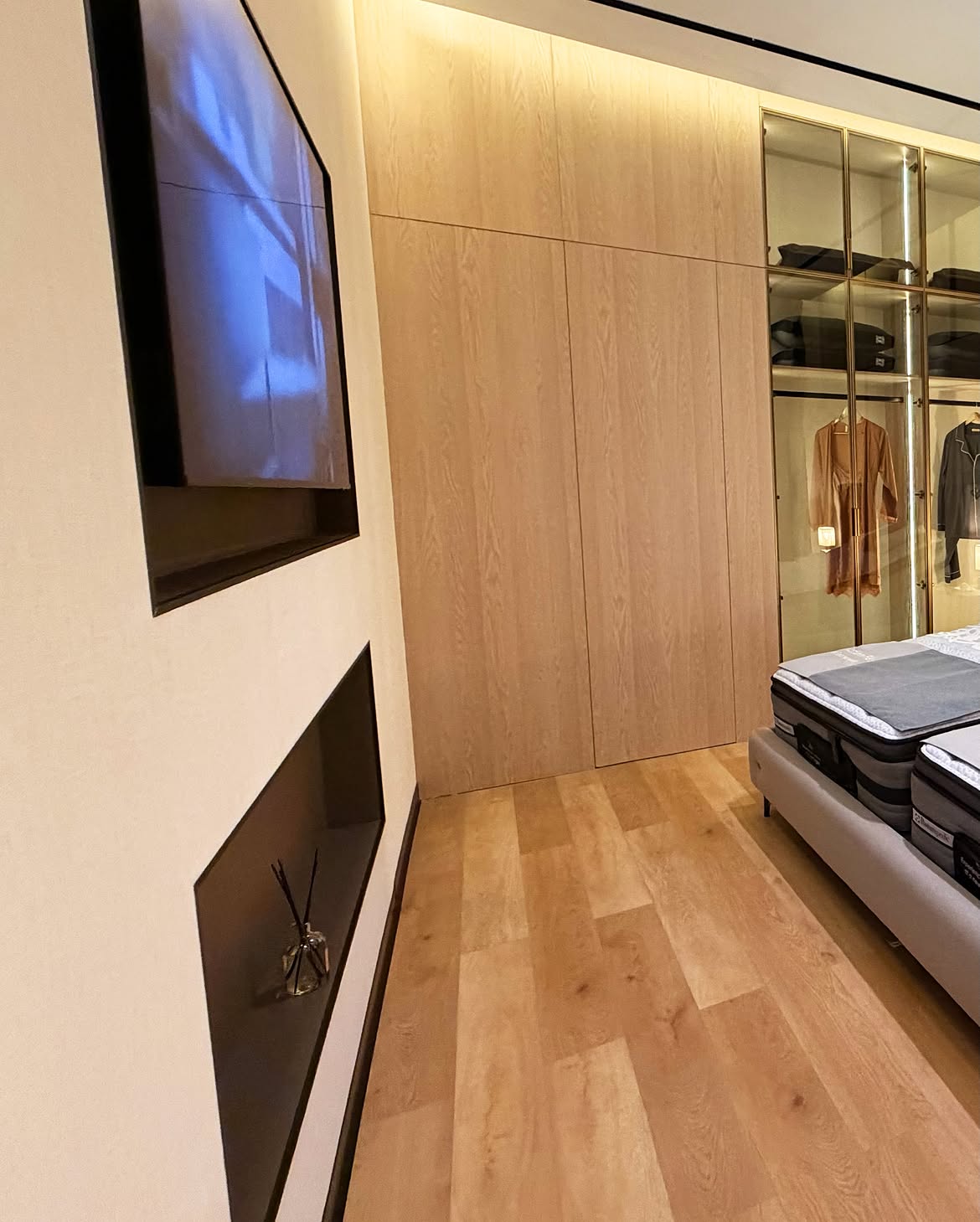 Sealy showroom at Dostyk Plaza - 10