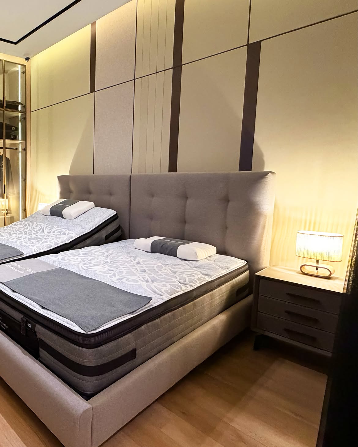 Sealy showroom at Dostyk Plaza - 11
